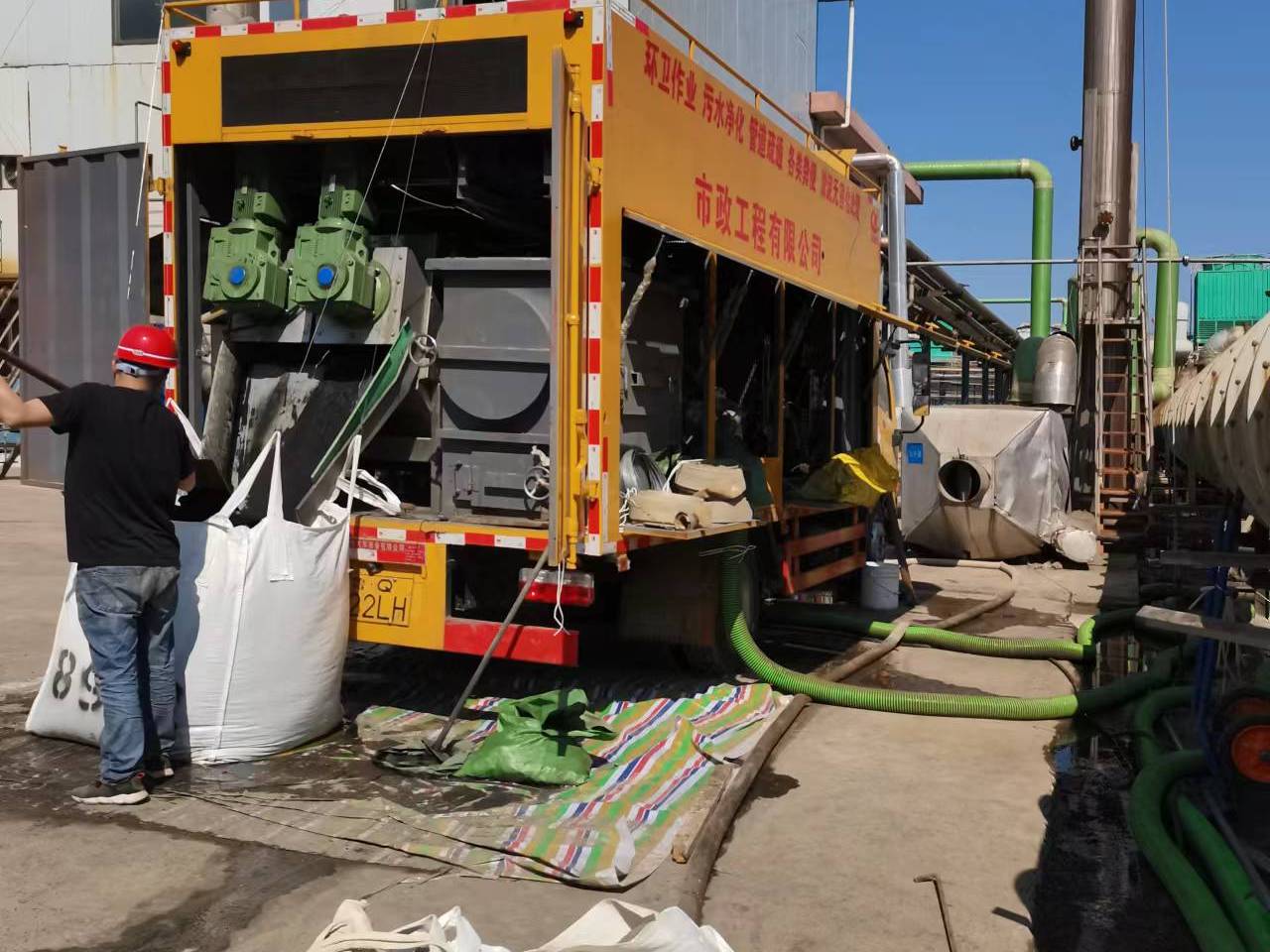 蚌山淤泥压干处理